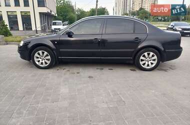 Лифтбек Skoda Superb 2002 в 