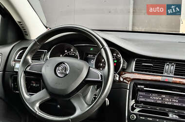 Лифтбек Skoda Superb 2014 в 