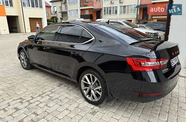 Лифтбек Skoda Superb 2019 в 