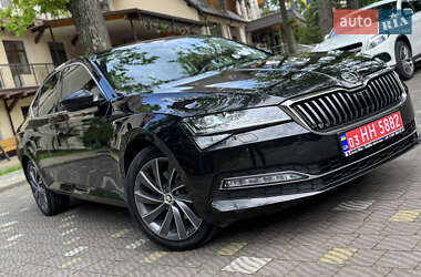 Ліфтбек Skoda Superb 2021 в 