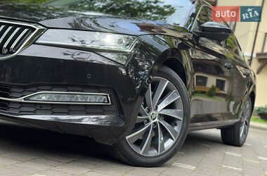 Ліфтбек Skoda Superb 2021 в 