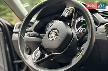 Ліфтбек Skoda Superb 2021 в 