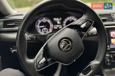 Ліфтбек Skoda Superb 2021 в 