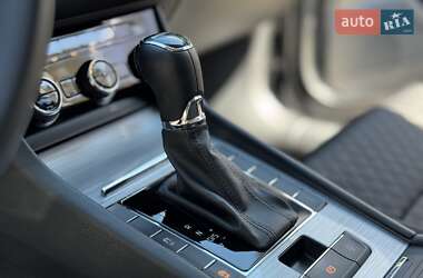 Лифтбек Skoda Superb 2023 в 