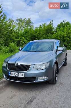 Skoda Superb 2011