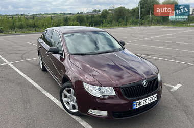 Ліфтбек Skoda Superb 2010 в Рівному