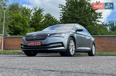 Лифтбек Skoda Superb 2021 в 