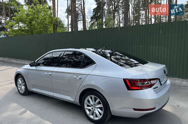 Лифтбек Skoda Superb 2017 в 