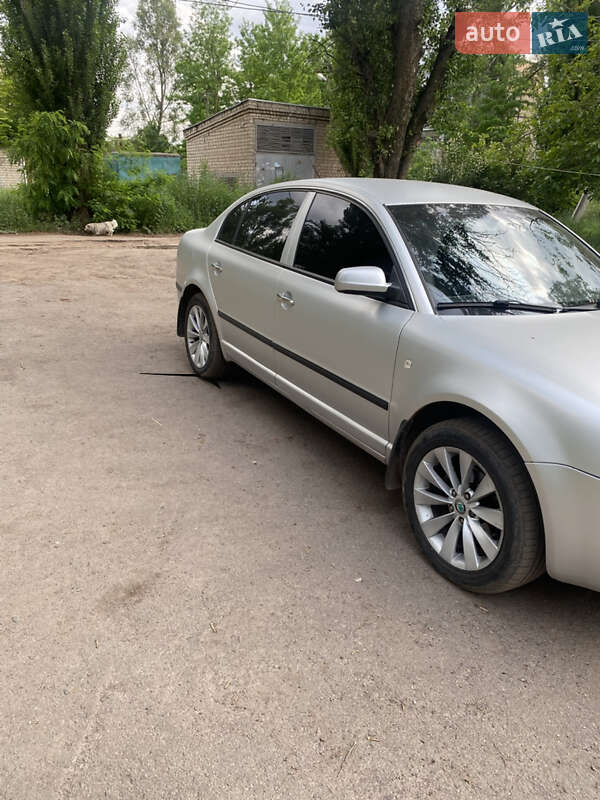 Skoda Superb 2005
