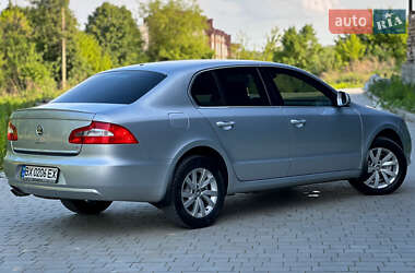 Лифтбек Skoda Superb 2013 в 