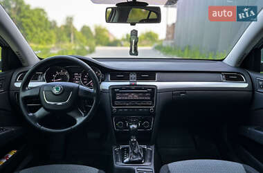 Лифтбек Skoda Superb 2013 в 