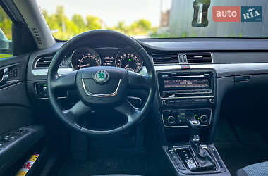 Лифтбек Skoda Superb 2013 в 