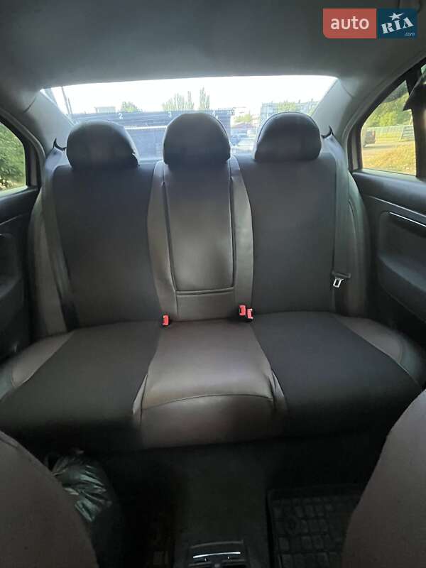 Лифтбек Skoda Superb 2006 в Каменском