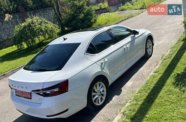 Лифтбек Skoda Superb 2022 в Ровно