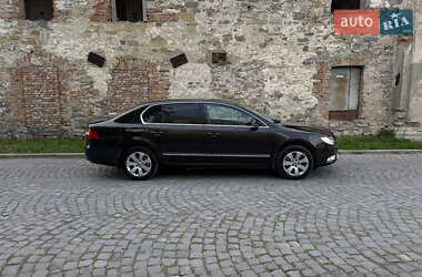 Лифтбек Skoda Superb 2012 в 