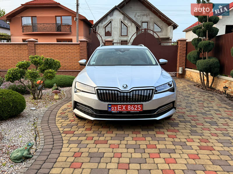 Універсал Skoda Superb 2020 в Мукачевому
