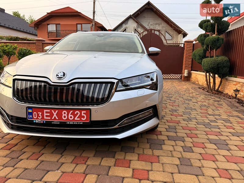 Універсал Skoda Superb 2020 в Мукачевому