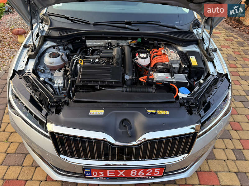 Універсал Skoda Superb 2020 в Мукачевому