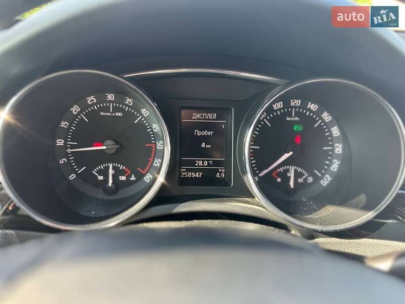 Лифтбек Skoda Superb 2013 в Доброславе