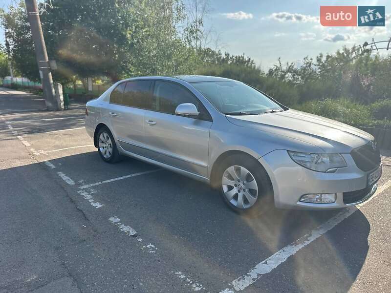 Лифтбек Skoda Superb 2013 в Доброславе