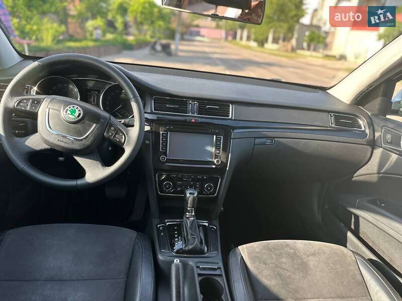 Лифтбек Skoda Superb 2013 в Доброславе