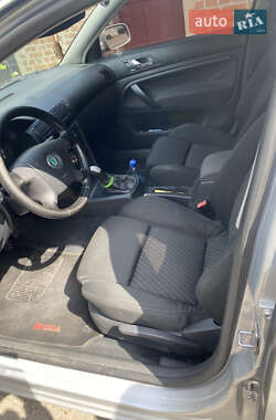 Лифтбек Skoda Superb 2006 в 