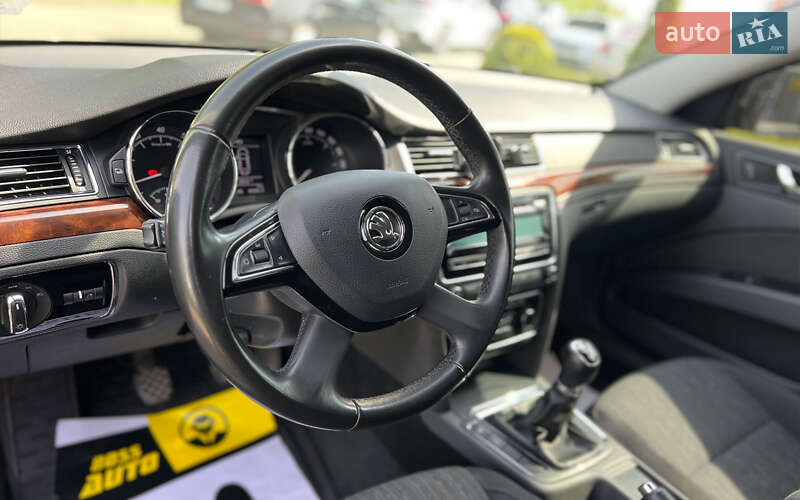 Лифтбек Skoda Superb 2014 в Львове