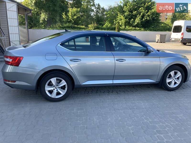 Лифтбек Skoda Superb 2018 в Чернигове