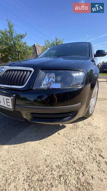 Лифтбек Skoda Superb 2006 в Чопе