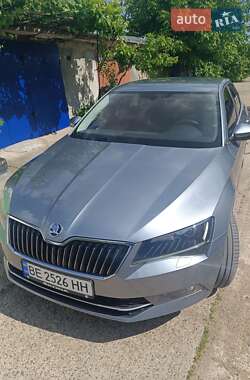 Лифтбек Skoda Superb 2016 в 