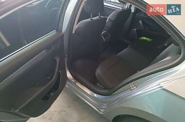 Лифтбек Skoda Superb 2016 в 
