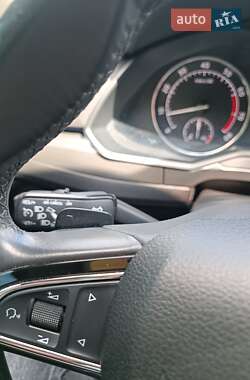 Лифтбек Skoda Superb 2016 в 