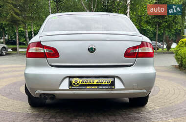 Лифтбек Skoda Superb 2012 в 