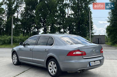 Лифтбек Skoda Superb 2012 в 