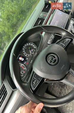 Лифтбек Skoda Superb 2016 в 