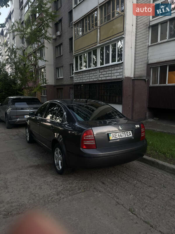 Лифтбек Skoda Superb 2006 в Кривом Роге