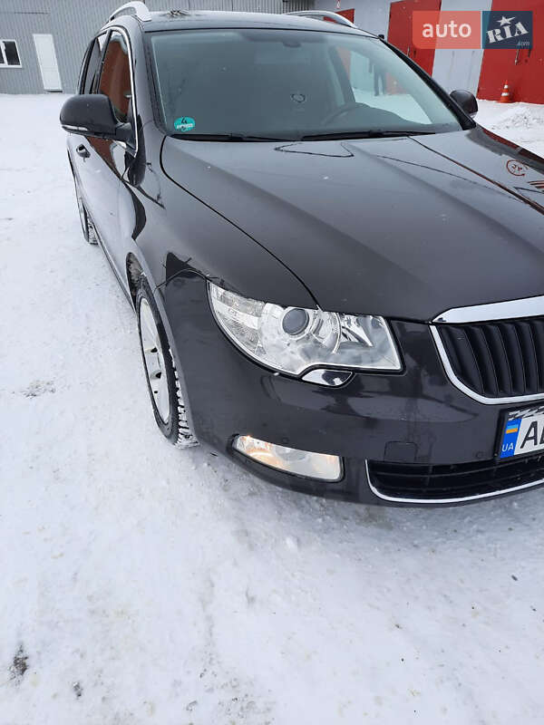 Універсал Skoda Superb 2011 в Києві