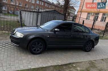 Лифтбек Skoda Superb 2005 в 