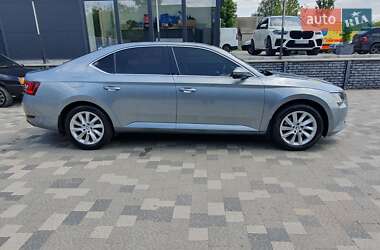 Лифтбек Skoda Superb 2018 в 