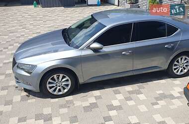 Лифтбек Skoda Superb 2018 в 