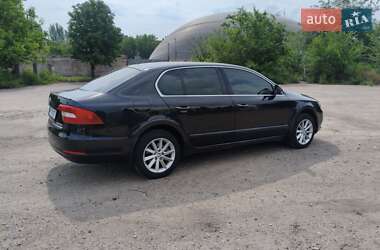 Лифтбек Skoda Superb 2013 в 