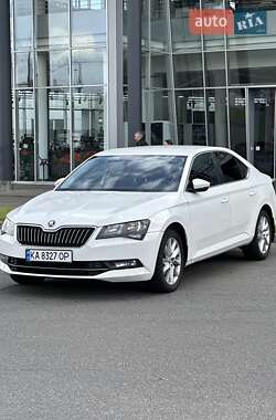 Лифтбек Skoda Superb 2016 в 