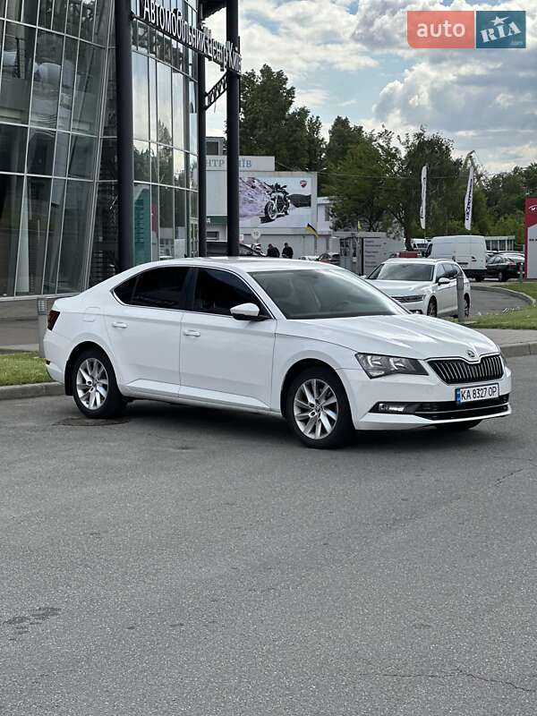 Ліфтбек Skoda Superb 2016 в Києві