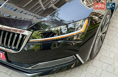 Лифтбек Skoda Superb 2022 в 