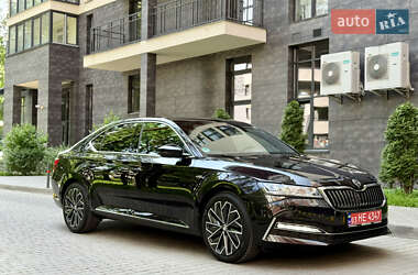 Лифтбек Skoda Superb 2022 в 