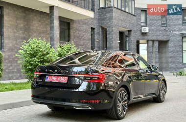 Лифтбек Skoda Superb 2022 в 