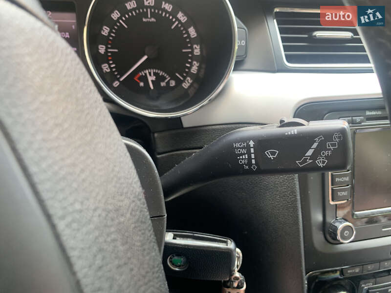 Универсал Skoda Superb 2011 в Чернигове