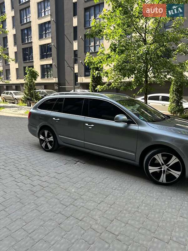 Универсал Skoda Superb 2010 в Ивано-Франковске