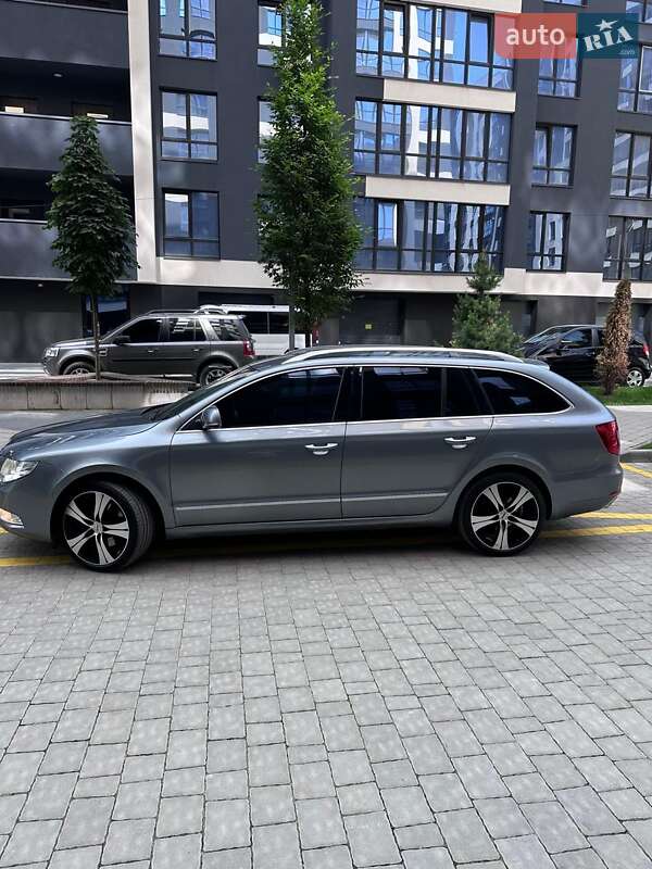 Универсал Skoda Superb 2010 в Ивано-Франковске