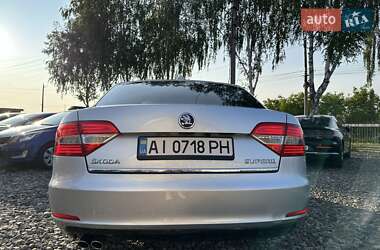 Лифтбек Skoda Superb 2013 в 
